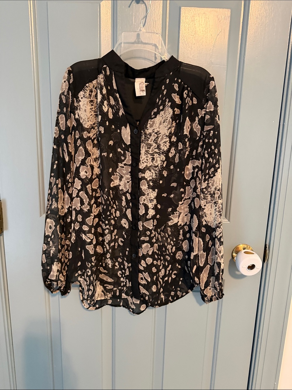 Anthropologie Birdcage Brand Black & Cream Printed Semi SheeV-Neck Button Blouse